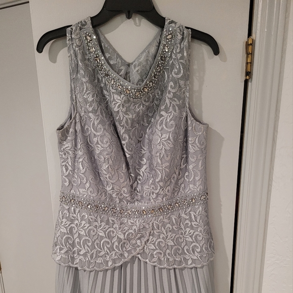 Silver & Grey Formal Evening Dress - Picture 1 of 4